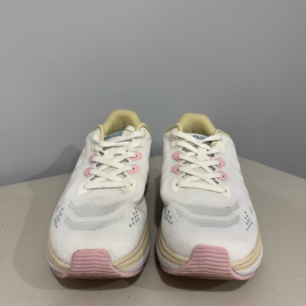 White sneakers Avía 7.5
